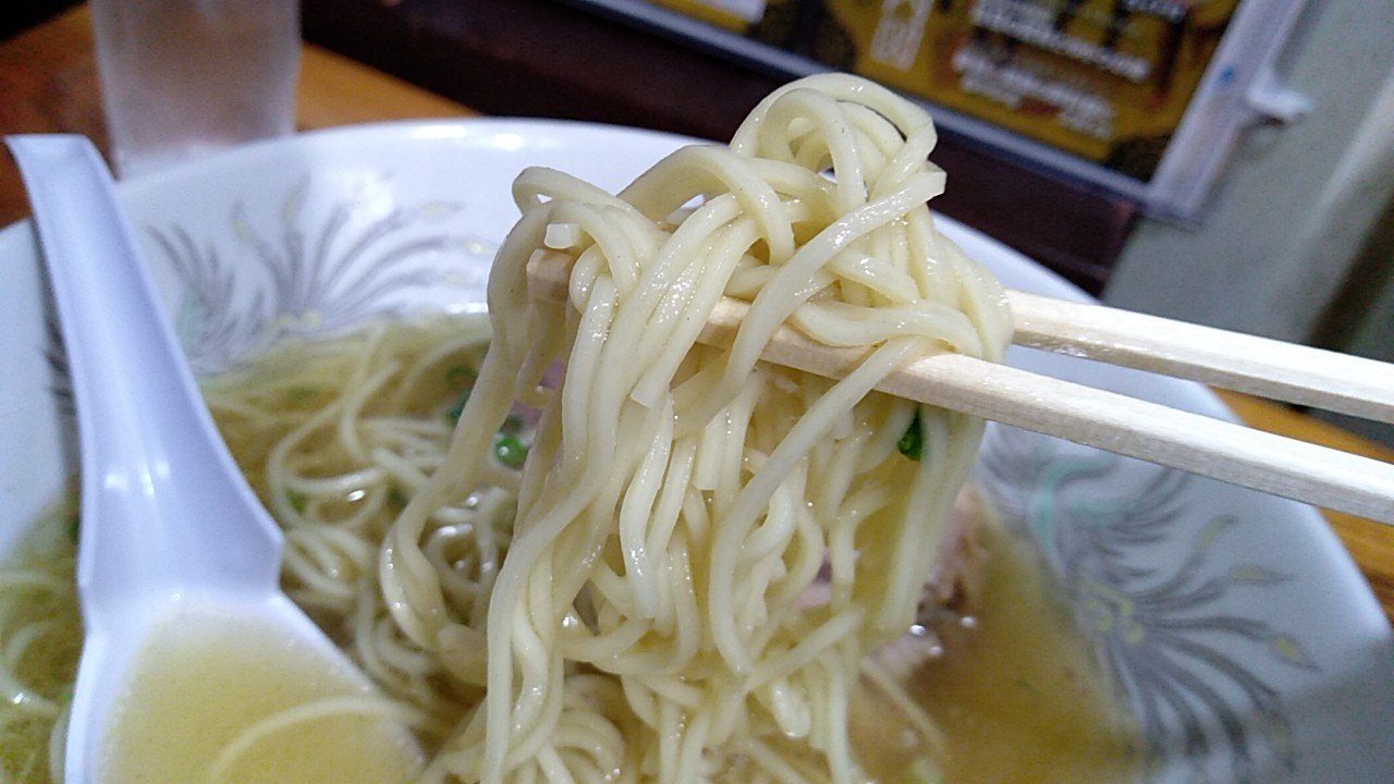 伊達屋の麺は細麺