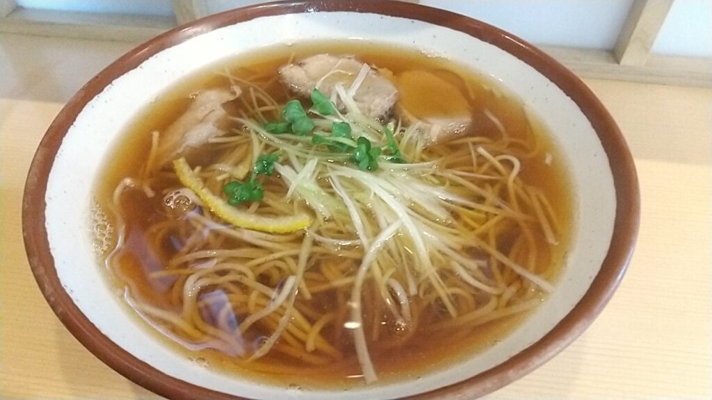 立ち食いそば屋の鴨南蛮出来立て