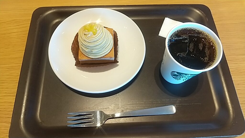 栗づくしのモンブランとアイスコーヒー